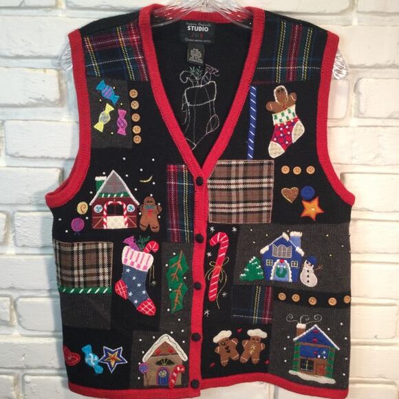 Festive Patchwork Holiday Sweater Vest Petite M - Picture 1 of 7